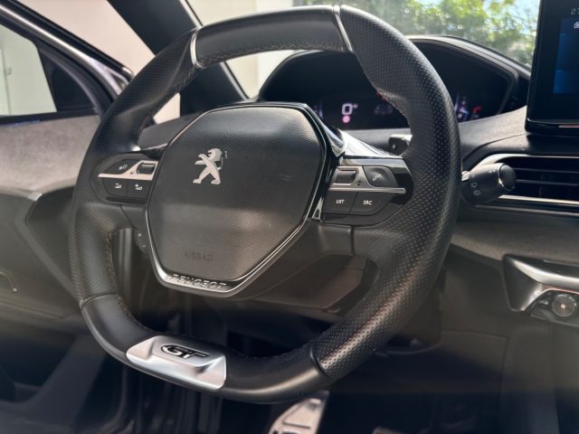 PEUGEOT 3008 usata, con Volante in pelle