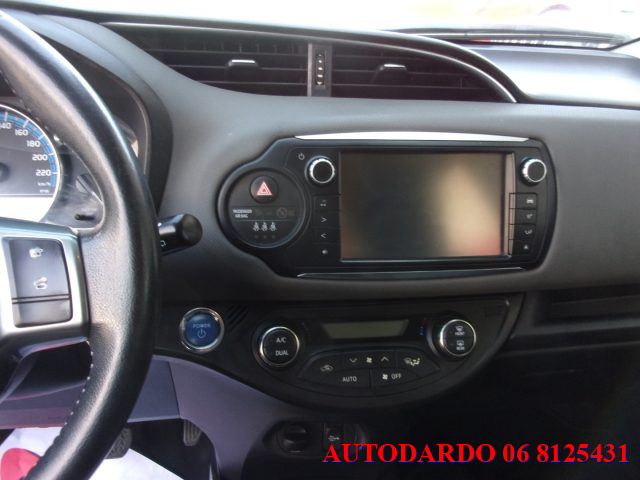 TOYOTA Yaris usata, con Telecamera per parcheggio assistito