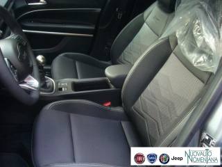 JEEP Avenger usata, con Volante in pelle