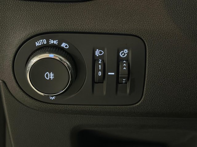 OPEL Crossland X usata, con Fari LED
