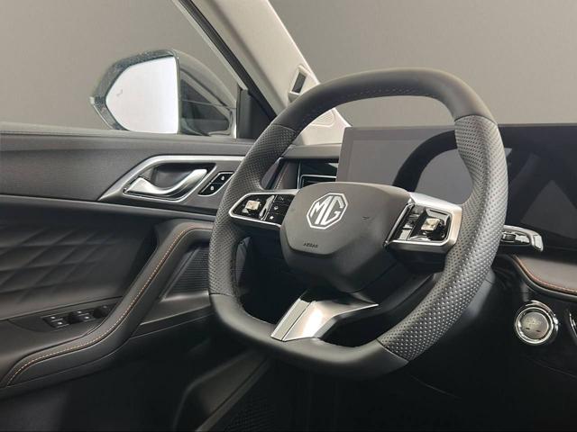 MG HS usata, con Touch screen