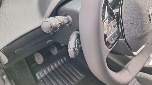 PEUGEOT 208 usata, con Luci diurne LED