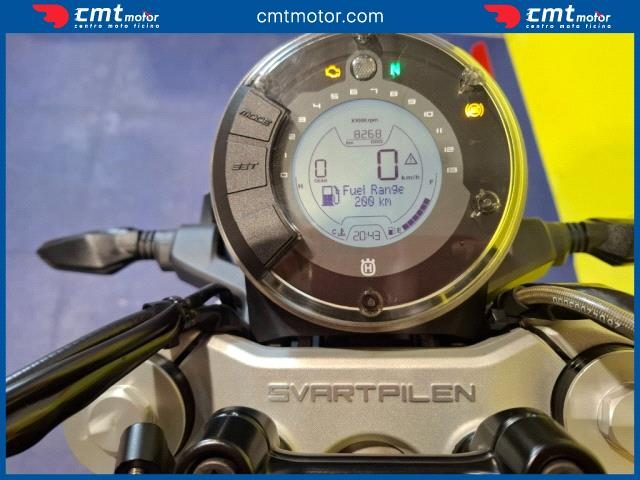 HUSQVARNA Svartpilen 401 usata 4