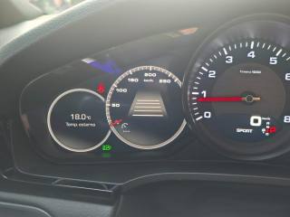 PORSCHE Cayenne usata, con MP3