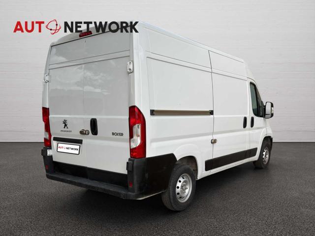 PEUGEOT Boxer usata, con Airbag