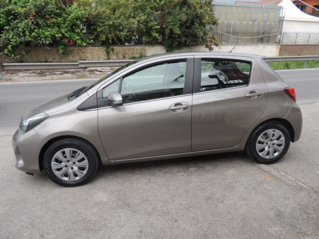 TOYOTA Yaris usata, con Bluetooth