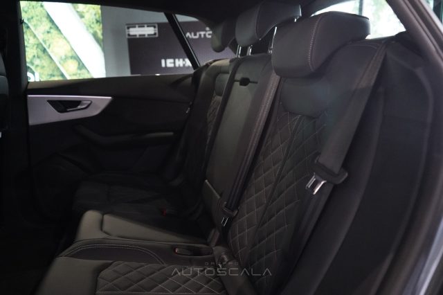 AUDI Q8 usata, con Tettuccio apribile