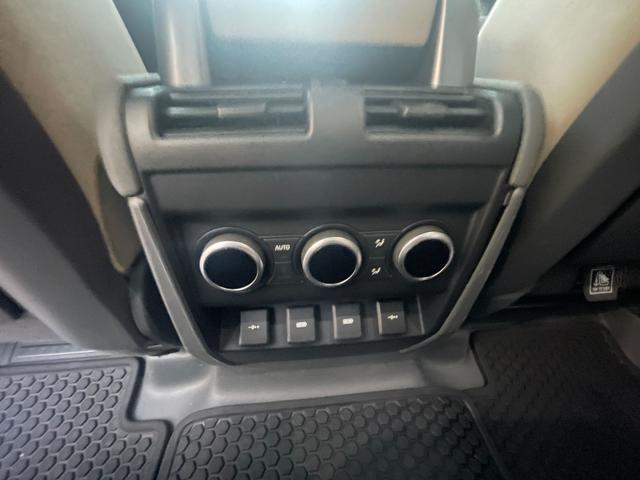 LAND ROVER Defender usata, con Touch screen