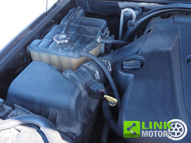 JEEP Commander usata 41