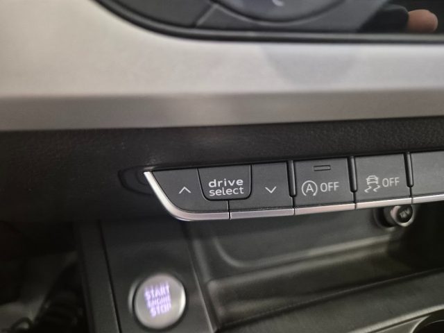 AUDI A4 usata, con Volante multifunzione