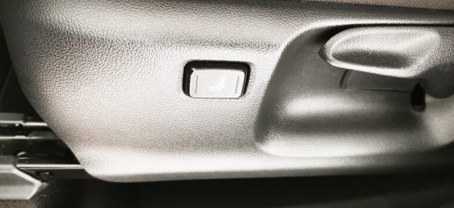 TOYOTA Yaris usata 54