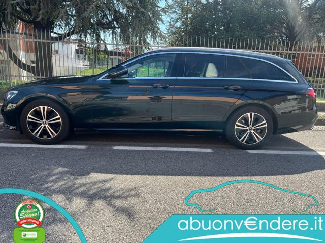 MERCEDES-BENZ E 220 usata, con Alzacristalli elettrici