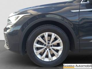 VOLKSWAGEN Tiguan usata, con Sensori di parcheggio posteriori