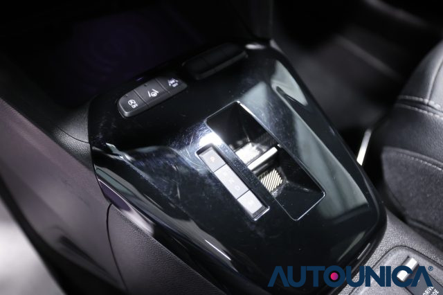 OPEL Corsa usata, con Autoradio digitale
