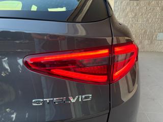 ALFA ROMEO Stelvio usata, con Sensore di luce