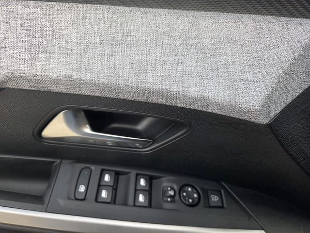 PEUGEOT 3008 usata, con Specchietti laterali elettrici