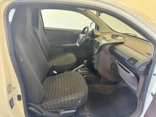 TOYOTA iQ usata 21