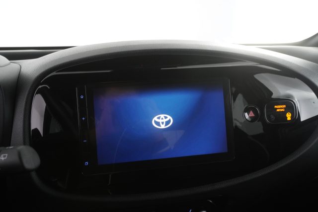 TOYOTA Aygo X usata 9