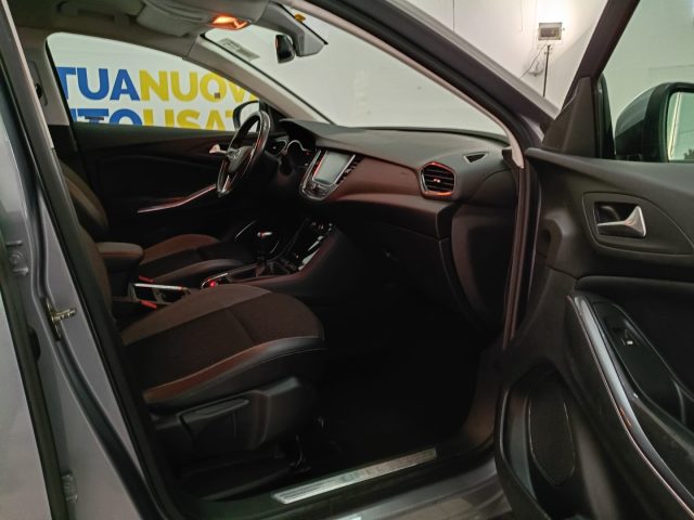 OPEL Grandland X usata, con Sensori di parcheggio anteriori