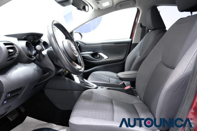 TOYOTA Yaris usata, con Bracciolo