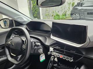 PEUGEOT 208 usata, con Autoradio digitale