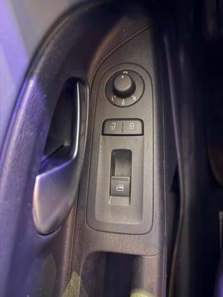 VOLKSWAGEN up! usata 1