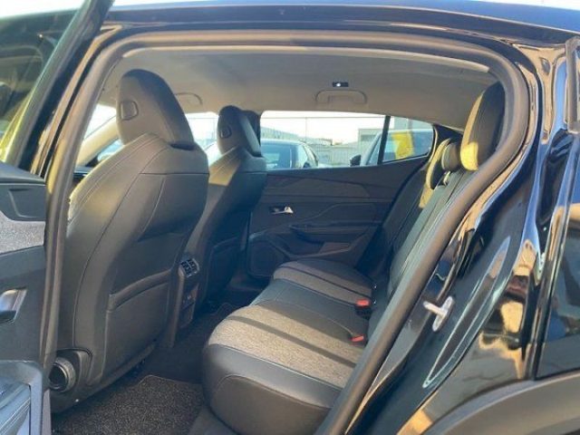 PEUGEOT 408 usata, con Controllo automatico clima
