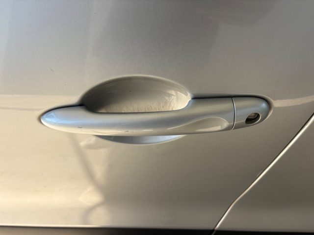 RENAULT Clio usata, con Pneumatici estivi