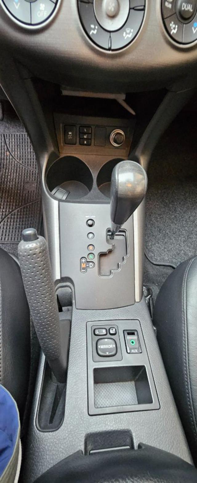 TOYOTA RAV 4 usata, con Sedile posteriore sdoppiato