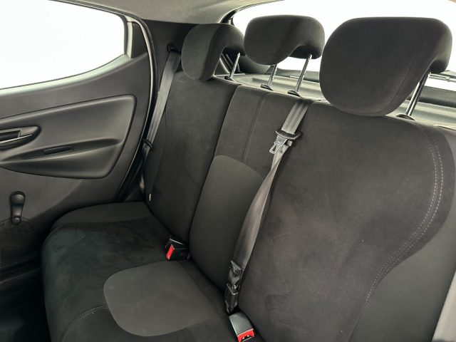 LANCIA Ypsilon usata, con USB
