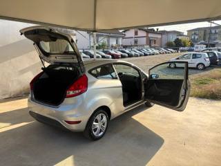 FORD Fiesta usata, con Kit fumatori