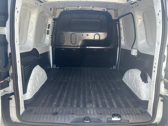 RENAULT Kangoo usata 22