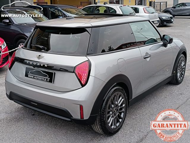 MINI Mini usata, con Sensori di parcheggio posteriori