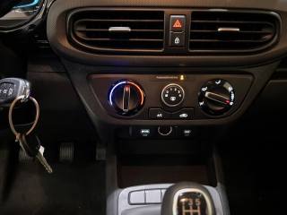 HYUNDAI i10 usata, con Sensori di parcheggio posteriori