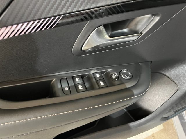 PEUGEOT 208 usata, con Park Distance Control