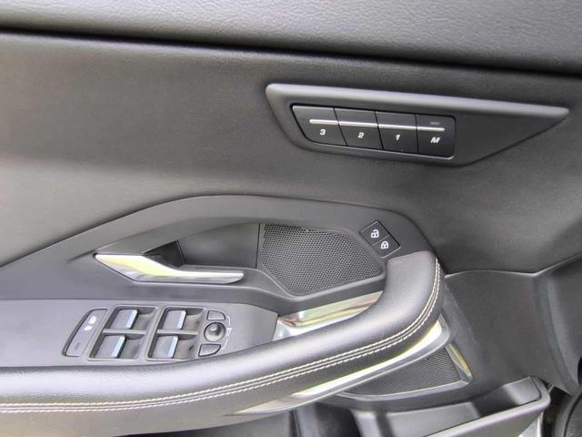 JAGUAR E-Pace usata, con Bluetooth