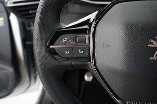 PEUGEOT 208 usata, con Sedile posteriore sdoppiato