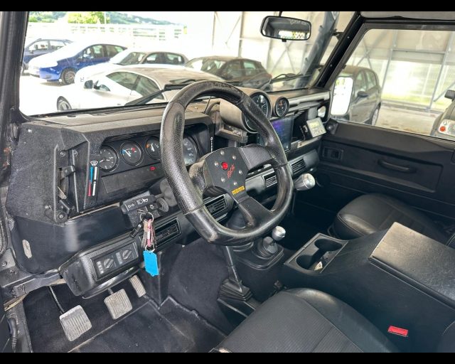 LAND ROVER Defender usata 10