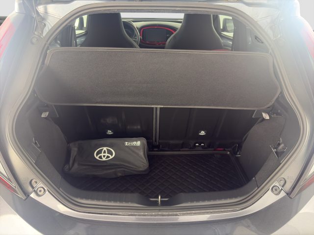 TOYOTA Aygo X usata 12
