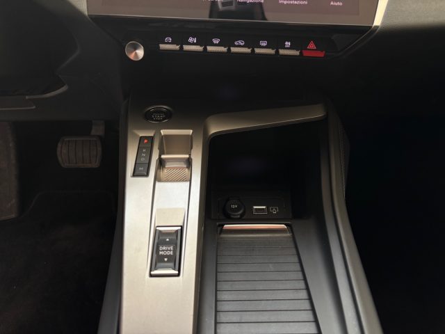PEUGEOT 308 usata, con Sensori di parcheggio anteriori