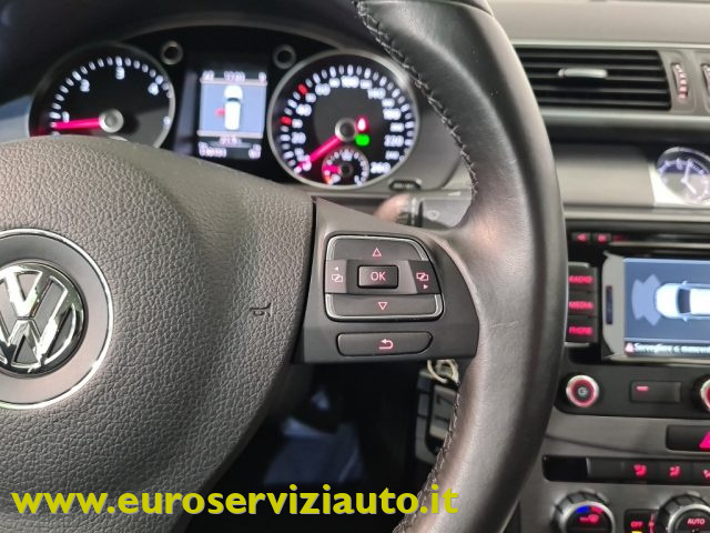 VOLKSWAGEN Passat usata 25