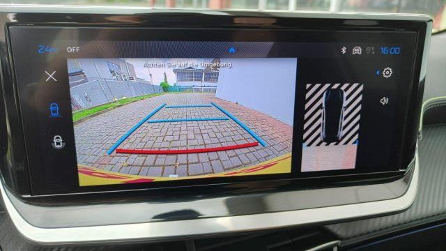 PEUGEOT 208 usata, con Volante in pelle
