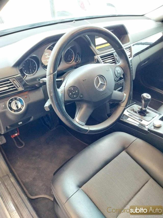 MERCEDES-BENZ E 200 usata, con Regolazione elettrica sedili