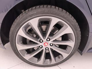 JAGUAR XE usata, con Luci diurne LED