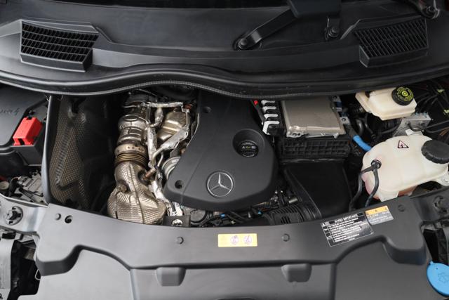 MERCEDES-BENZ V 300 usata, con Luce d