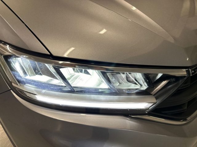 VOLKSWAGEN T-Roc usata, con Cerchi in lega