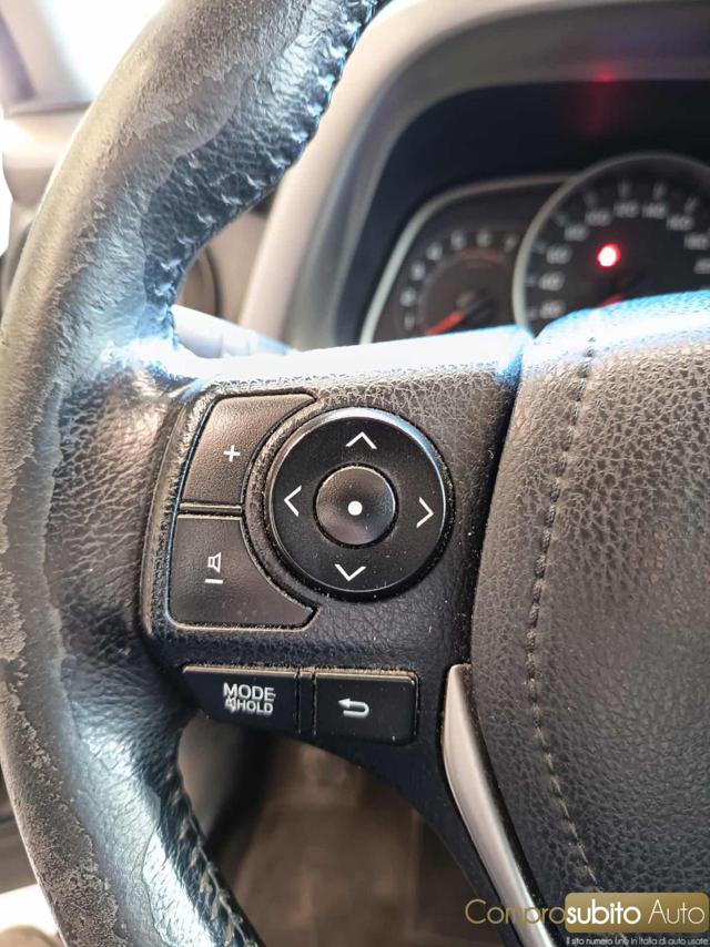 TOYOTA RAV 4 MY23 usata, con Sedile posteriore sdoppiato