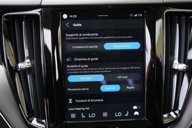VOLVO XC60 usata, con Park Distance Control