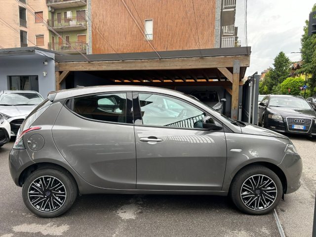 LANCIA Ypsilon usata, con Airbag laterali