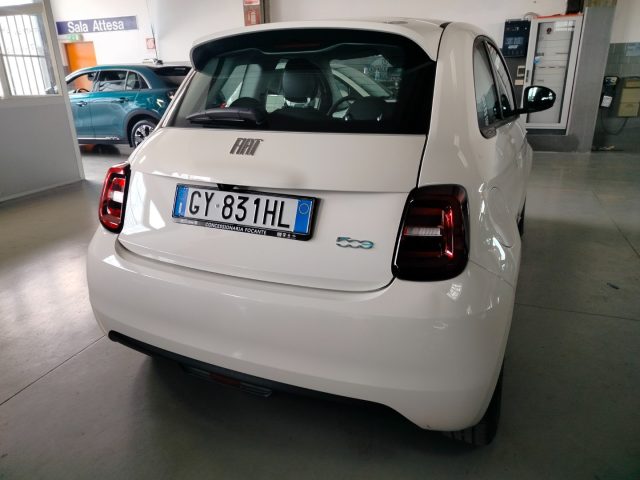 FIAT 500e usata, con Specchietti laterali elettrici